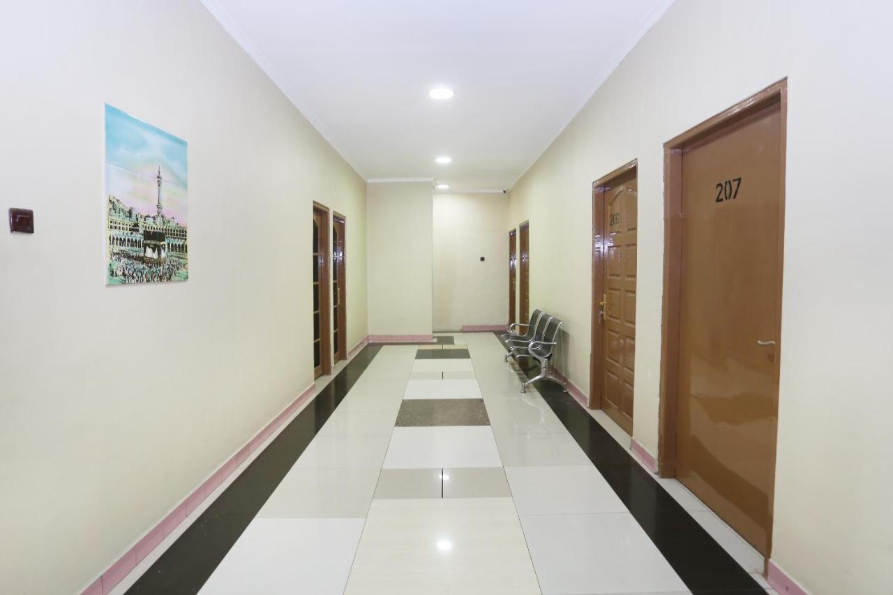 Spot On 2358 Aster Homestay Melati Esterno foto