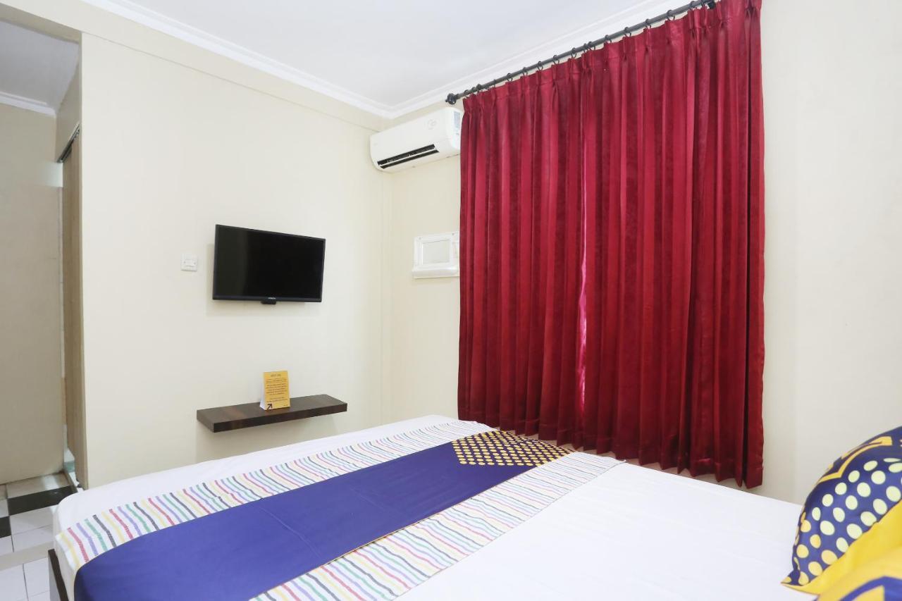 Spot On 2358 Aster Homestay Melati Esterno foto
