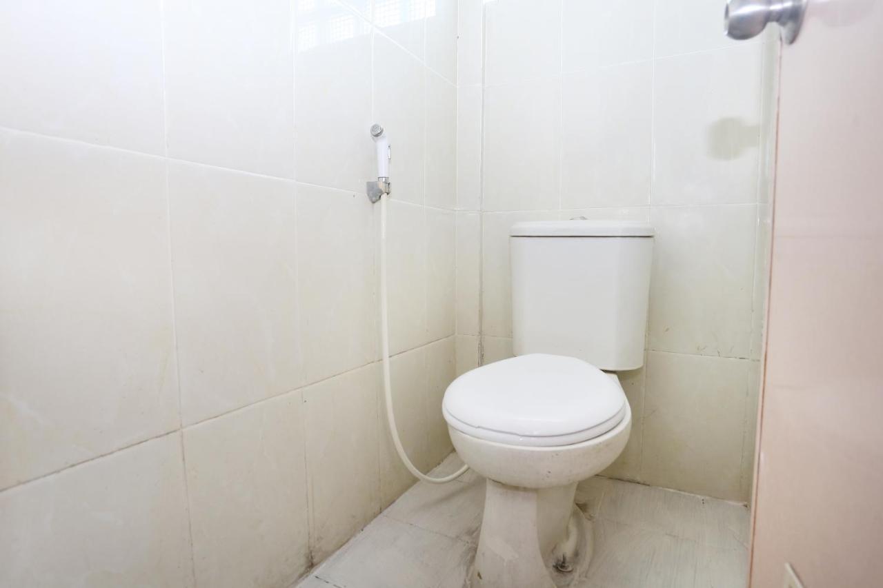 Spot On 2358 Aster Homestay Melati Esterno foto