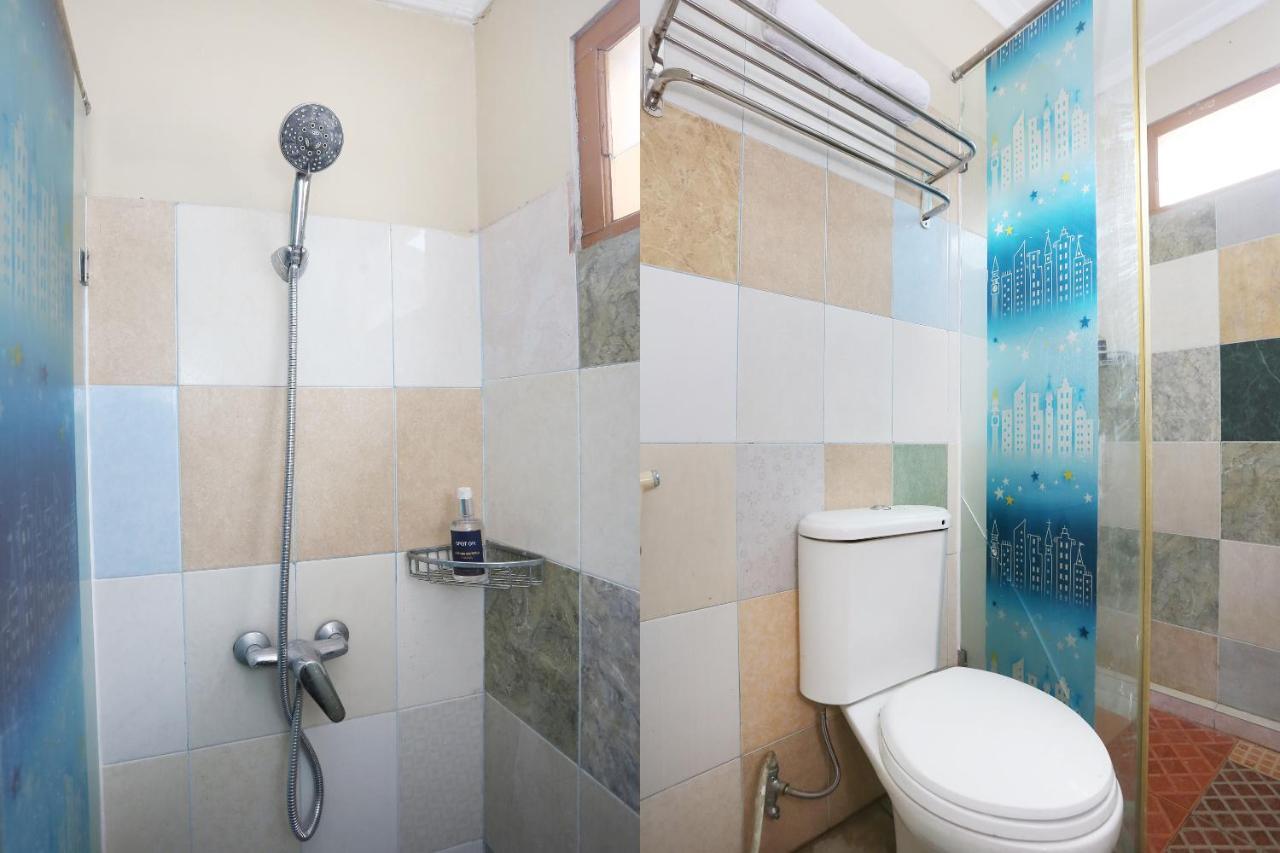 Spot On 2358 Aster Homestay Melati Esterno foto